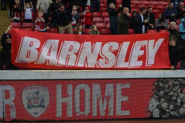 Barnsley taraftarları Sky Bet Ligi 1 Sky Bet Ligi 1 Promotion Play-off 'ları sırasında Oakwell, Barnsley' de Barnsley 'e karşı Bolton Wanderers, 3 Mayıs 2024