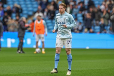 Manchester City 'den Kevin De Bruyne Premier League maçı sırasında Etihad Stadyumu' nda Manchester City ile Wolverhampton Wanderers maçında ısınma turunda, 4 Mayıs 2024