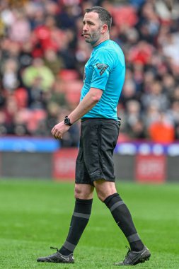 Hakem Chris Kavanagh Premier Lig maçı sırasında Sheffield United Nottingham Forest 'a karşı Bramall Lane, Sheffield, İngiltere, 4 Mayıs 2024 