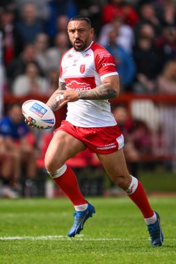 Hull KR 'dan Elliot Minchella, 4 Mayıs 2024' te İngiltere 'nin Hull kentinde oynanan Sewell Group Craven Park' ta oynanan Betfred Süper Lig 10. Raundunda ilk hamlesini yaptı.