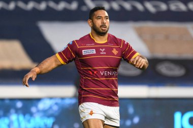 Huddersfield Giants takımından Seb Ikahifo, 3 Mayıs 2024 'te, John Smith' in Stadyumu 'nda oynanan 10' uncu Betfred Süper Lig karşılaşması öncesinde ısınma turunda Huddersfield Giants, Salford Red Devils 'e karşı.