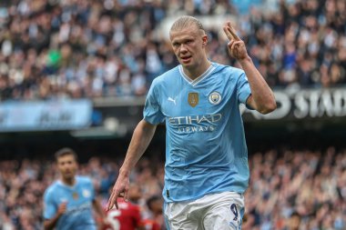 Manchester City 'den Erling Haaland, 4 Mayıs 2024' te Etihad Stadyumu 'nda oynanan Premier League maçında Manchester City ile Wolverhampton Wanderers maçında 3-0 kazanma golünü kutluyor.