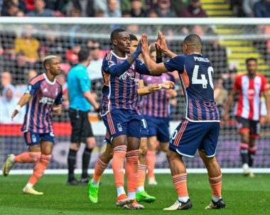 Nottingham Ormanı 'ndan Callum Hudson-Odoi, İngiltere' nin Sheffield Lane, Sheffield, İngiltere 'de oynanan Premier League maçı sırasında 1-1 kazanma hedefini kutluyor. 