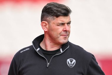 Paul Wellens St. Helens baş antrenörü, 4 Mayıs 2024 'te İngiltere' nin Hull kenti Kingston 'da oynanan Sewell Group Craven Park' ta oynanan 10.