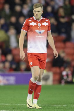 Barnsley 'den Sam Cosgrove Sky Bet Ligi 1 Sky Bet Ligi Promotion Play-off 1 Promosyon Finali sırasında Barnsley' e karşı Bolton Wanderers, Oakwell, Barnsley, Birleşik Krallık 'ta 3 Mayıs 2024