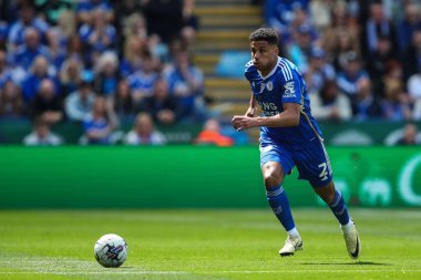 Leicester City 'den James Justin, Leicester City - Blackburn Rovers maçında King Power Stadyumu, Leicester, Birleşik Krallık' ta 4 Mayıs 2024 'te maç yapıyor.