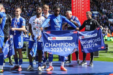 Leicester City 'den Stephy Mavididi, 4 Mayıs 2024' te King Power Stadyumu 'nda Leicester City - Blackburn Rovers maçından sonra şampiyonluğu kutluyor.