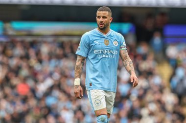 Manchester City Premier League maçında Kyle Walker, Manchester City ile Wolverhampton Wanderers maçında Etihad Stadyumu, Manchester, İngiltere, 4 Mayıs 2024