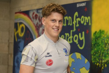 Warrington Wolves 'tan Aaron Lindop, 3 Mayıs 2024' te Warrington, İngiltere 'deki Halliwell Jones Stadyumu' nda oynanan Warrington Wolves vs Hull FC maçından önce stadyuma vardı.