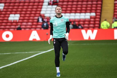 Barnsley 'li Ben Killip, 3 Mayıs 2024' te İngiltere 'nin Oakwell kentinde oynanan Sky Bet 1 Promotion Play-off yarı final ilk ayak maçında Bolton Wanderers' a karşı oynuyordu.