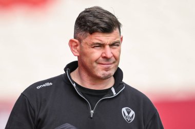 Paul Wellens St. Helens baş antrenörü, 4 Mayıs 2024 'te İngiltere' nin Hull kenti Kingston 'da oynanan Sewell Group Craven Park' ta oynanan 10.