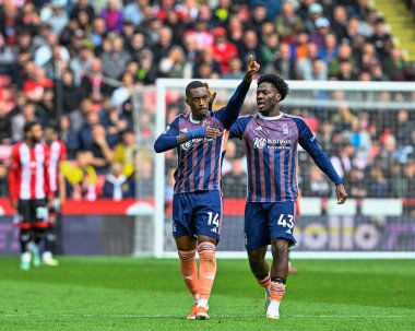 Nottingham Ormanı 'ndan Callum Hudson-Odoi, İngiltere' nin Sheffield Lane, Sheffield, İngiltere 'de oynanan Premier League maçı sırasında 1-1 kazanma hedefini kutluyor. 