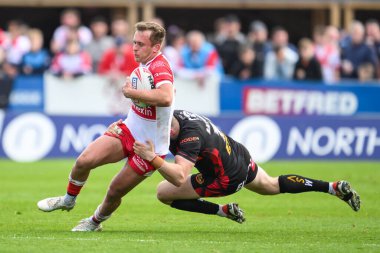 Hull KR 'dan Jez Litten, 4 Mayıs 2024' te İngiltere 'nin Hull kentindeki Sewell Group Craven Park' ta oynanan Betfred Süper Lig 10. Raundunda St. Helens maçında St. Helens 'li Joe Batchelor' a yenildi.