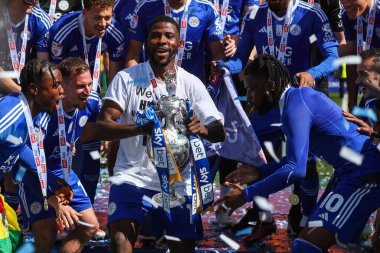 Leicester City 'den Kelechi Iheanacho, 4 Mayıs 2024' te King Power Stadyumu 'nda Leicester City ve Blackburn Rovers maçının ardından şampiyonluğu kutluyor.