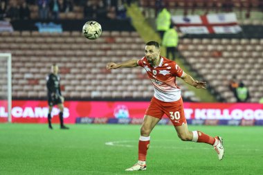 Barnsley 'den Adam Phillips 3 Mayıs 2024' te Oakwell, Barnsley, Birleşik Krallık 'ta oynanan yarı final yarı final ilk ayak maçında Barnsley, Bolton Wanderers' a karşı