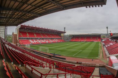 Oakwell 'in Gök Bahis Ligi 1 Sky Bet Ligi 1 Promosyon Play-off' ları sırasında Oakwell, Barnsley, Barnsley 'de Bolton Wanderers' a karşı oynadığı yarı final maçının genel görünümü, 3 Mayıs 2024