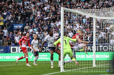 Barnsley 'den Sam Cosgrove, 7 Mayıs 2024' te İngiltere 'nin Toughsheet Community Stadyumu' nda Bolton Wanderers 'ın Barnsley' e karşı oynadığı yarı final yarı final maçında 1-0 berabere kaldı.