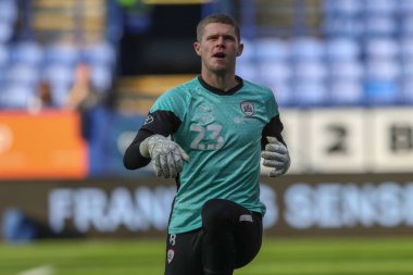 Barnsley 'li Ben Killip, Sky Bet Ligi 1 play-off yarı final ikinci ayak karşılaşmasında Bolton Wanderers ile Toughsheet Community Stadyumu, Bolton, Birleşik Krallık, 7 Mayıs 2024