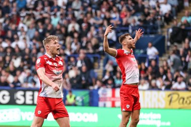 Barnsley 'den Sam Cosgrove, 7 Mayıs 2024' te İngiltere 'nin Bolton kentinde oynanan Toughsheet Community Stadyumu' nda yarı final yarı final yarı final ikinci ayak karşılaşmasında 0-1 kazanma hedefini kutluyor.