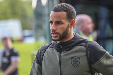 Barnsley 'den Barry Cotter, 7 Mayıs 2024' te İngiltere 'deki Bolton Wanderers ve Barnsley maçında Sky Bet Ligi 1 play-off maçına geldi.