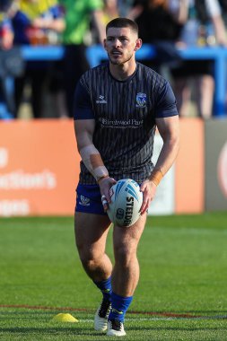 Warrington Wolves 'dan Danny Walker maç öncesi ısınma turunda 11. Betfred Süper Lig karşılaşması öncesinde Warrington Wolves, Hull KR' a karşı Halliwell Jones Stadyumu, Warrington, Birleşik Krallık, 9 Mayıs 2024