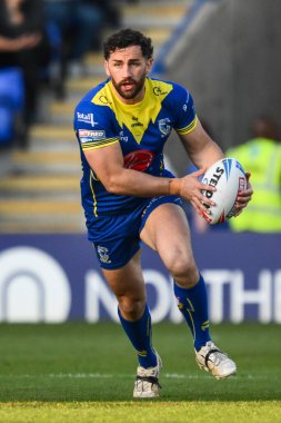 Warrington Wolves 'tan Toby King, 9 Mayıs 2024' te İngiltere 'nin Warrington şehrinde oynanan 11. Betfred Süper Lig karşılaşmasında Warrington Wolves ve Hull KR maçında ilk hamlesini yaptı.