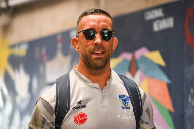 Warrington Wolves 'tan Paul Vaughan, 9 Mayıs 2024' te İngiltere 'nin Warrington kentinde oynanan 11. Betfred Süper Lig karşılaşmasında Warrington Wolves' a karşı Hull KR 'un önünde geldi.