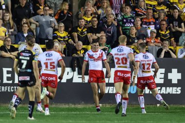 St. Helens takımından Jack Welsby, Betfred Süper Lig 11. Raundunda Castleford Tigers 'ın St. Helens' a karşı oynadığı The Mend-A-Hose Jungle, Castleford, Birleşik Krallık, 10 Mayıs 2024 karşılaşmasında 4-12 'lik galibiyetini kutluyor. 