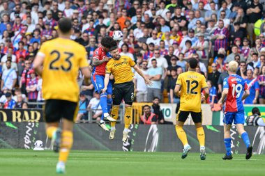 Kristal Saray 'dan Chris Richards ve Wolverhampton Wanderers' dan Matt Doherty Premier Lig karşılaşmasında Wolverhampton Wanderers ile Molineux, Wolverhampton, Birleşik Krallık 'ta 11 Mayıs 2024' te karşı karşıya geldiler. 