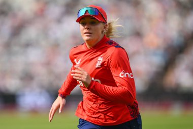 İngiltere 'den Sarah Glenn, İngiltere' nin 11 Mayıs 2024 'te Edgbaston, Birmingham' da Pakistan 'a karşı oynadığı 1. 