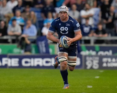 Sale Sharks Ernst van Rhyn, Gallagher Premiership maçında Salford Community Stadyumu 'nda Sale Sharks - Leicester Tigers maçında ilk hamlesini yaptı. 