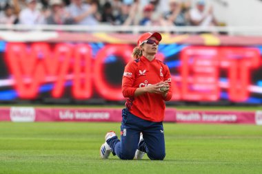 İngiltere 'den Danielle Wyatt, 11 Mayıs 2024' te İngiltere 'nin Edgbaston, Birmingham, Birleşik Krallık' ta İngiliz kadınlara karşı oynadığı 1. 