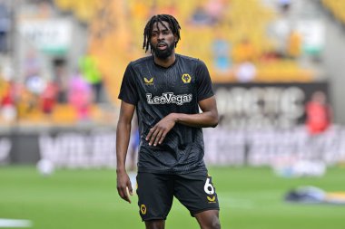 Wolverhampton Wanderers takımının Boubacar Traor maçı öncesinde ısınıyor, Premier League maçında Wolverhampton Wanderers, Molineux, Wolverhampton, Birleşik Krallık 'ta Crystal Palace' a karşı, 11 Mayıs 2024 