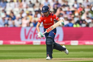 İngiltere 'den Maia Bouchier, İngiltere' nin 11 Mayıs 2024 'te Edgbaston, Birmingham, Birleşik Krallık' ta Pakistan 'lı kadınlara karşı oynadığı 1. 