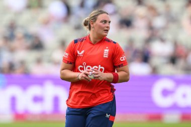 İngiltere 'den Danielle Gibson, İngiltere' nin 11 Mayıs 2024 'te İngiltere' nin Edgbaston, Birmingham, İngiltere 'de Pakistan' lı kadınlara karşı oynadığı 1. 