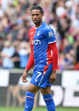 Kristal Saray 'dan Michael Olise, Premier Lig maçı sırasında Wolverhampton Wanderers, Molineux, Wolverhampton' daki Crystal Palace 'a karşı, 11 Mayıs 2024 