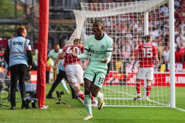 Chelsea 'li Nicolas Jackson, Nottingham Forest' ın Chelsea 'ye karşı oynadığı Premier Lig maçında 11 Mayıs 2024' te Nottingham City Ground, İngiltere 'de 2-3' lük galibiyet golünü kutluyor.