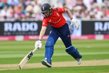 İngiltere Kralı Heather Knight, İngiltere 'nin 11 Mayıs 2024' te Edgbaston, Birmingham, İngiltere 'de Pakistan' a karşı oynadığı 1. 