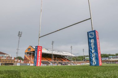 Betfred Süper Lig 11. Raundunda The Mend-A-Hose Jungle, Castleford, Birleşik Krallık 'ta Castleford Tigers - St Helens maçının genel bir görüntüsü. 
