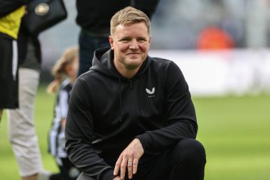 Newcastle United takımının teknik direktörü Eddie Howe, 11 Mayıs 2024 'te İngiltere' nin Newcastle kentinde oynanan Premier League karşılaşmasında Newcastle United ile Brighton ve Hove Albion maçını kutluyor. 