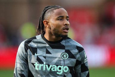 Chelsea 'den Christopher Nkunku Premier Lig karşılaşması öncesinde Nottingham Forest Chelsea' ye karşı 11 Mayıs 2024 'te City Ground, Nottingham, İngiltere' de oynanan maç öncesi ısınma maçında