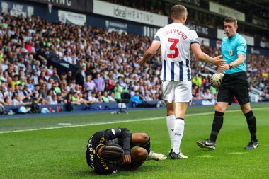 Kyle Walker-Peters, Southampton, 12 Mayıs 2024 'te Hawthorns, İngiltere' de oynanan Sky Bet Play-Off Yarı-Final First Leg karşılaşmasında Conor Townsend, West Bromwich Albion 'dan sakatlandı. 
