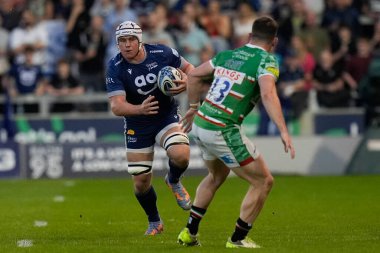 Sale Sharks Ernst van Rhyn, Gallagher Premiership maçında Leicester Tigers 'a karşı Salford Community Stadyumu, Eccles, Birleşik Krallık' ta 10 Mayıs 2024 'te oynanan Sale Sharks vs Leicester Tigers maçında Leicester Tigers' ı savundu. 
