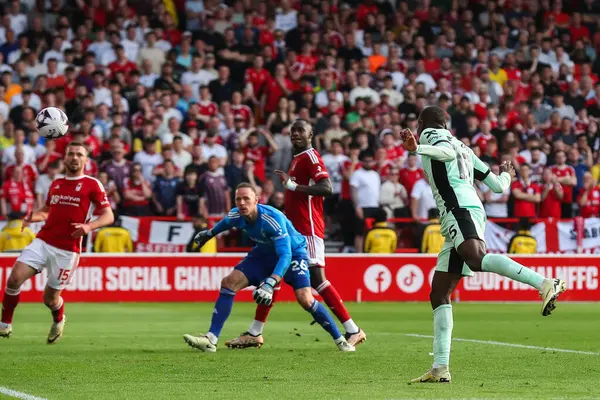 Chelsea 'li Nicolas Jackson Premier League maçında Nottingham Forest Chelsea' ye karşı 11 Mayıs 2024 'te City Ground, Nottingham' da 2-3 'lük skorla gol attı.