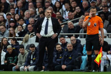 Tottenham Hotspur Premier Lig maçında Ange Postecoglou teknik direktörü Tottenham Hotspur 'a karşı Manchester City Tottenham Hotspur Stadyumu, Londra, İngiltere, 14 Mayıs 2024 