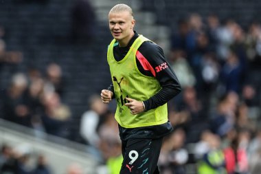 Manchester City 'den Erling Haaland Premier Lig karşılaşması öncesinde Tottenham Hotspur' a karşı Manchester City Tottenham Hotspur Stadyumu, Londra, İngiltere, 14 Mayıs 2024 