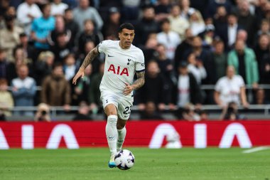 Tottenham Hotspur 'dan Pedro Porro Premier Lig maçı sırasında Tottenham Hotspur Manchester City' ye karşı Tottenham Hotspur Stadyumu, Londra, İngiltere, 14 Mayıs 2024 