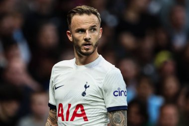 Tottenham Hotspur 'dan James Maddison Premier Lig maçı sırasında Tottenham Hotspur Manchester City' ye karşı Tottenham Hotspur Stadyumu, Londra, 14 Mayıs 2024 