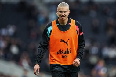 Manchester City 'den Erling Haaland Premier Lig karşılaşması öncesinde Tottenham Hotspur' a karşı Manchester City Tottenham Hotspur Stadyumu, Londra, İngiltere, 14 Mayıs 2024 