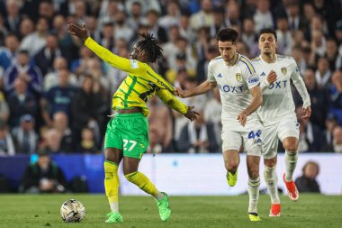 Norwich City 'den Jonathan Rowe, Leeds' li Ilia Gruev 'in 16 Mayıs 2024' te Elland Road, Leeds, Birleşik Krallık 'ta oynanan Gökyüzü İddia Şampiyonası eleme maçında penyesini çekiştirmesi üzerine faul talebinde bulundu. 